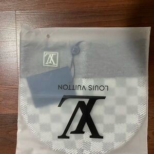 Louis Vuitton Gray and white beanie